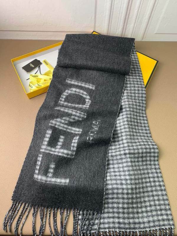 Fendi scarf hm