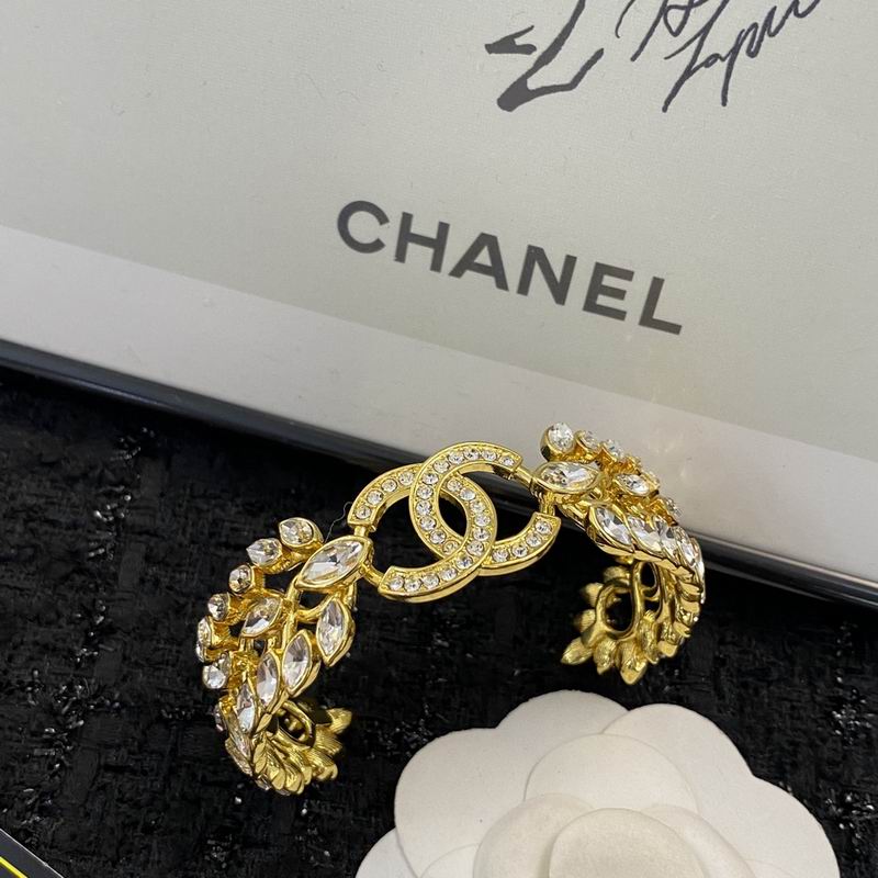 Chanel Bracelet 08yxq08