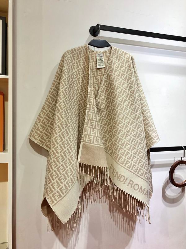 Fendi cloak 145X145cm 51%ë49% E091122