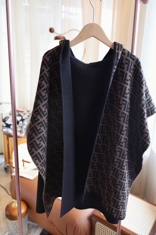 Fendi cloak E092735