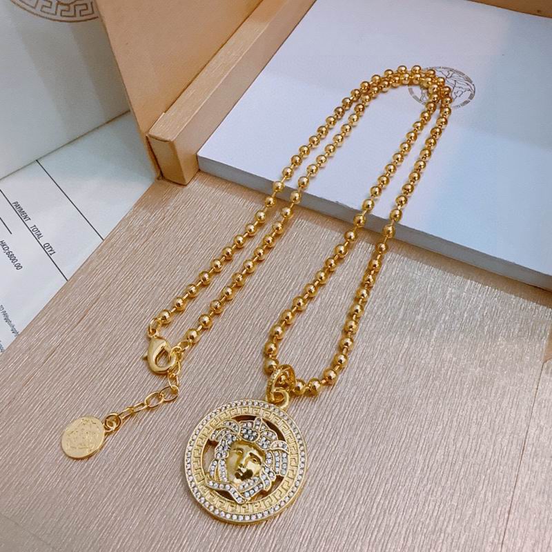 Versace necklace lyx257
