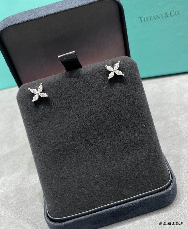 Tiffany earring 11yxx25