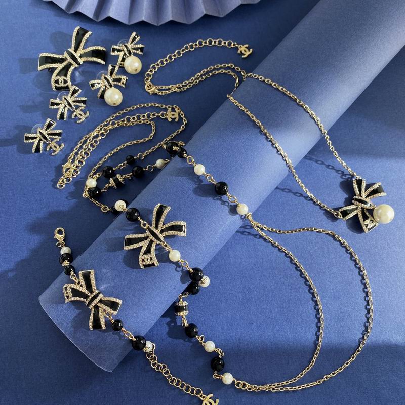 Chanel Suits 10yxx03