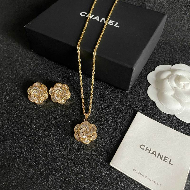 Chanel Suits 10yxx16