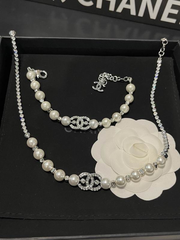 Chanel Necklace 12yxx340