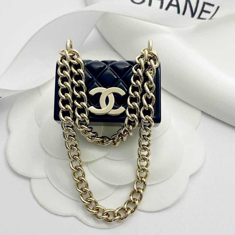 Chanel Brooch 10yxx41
