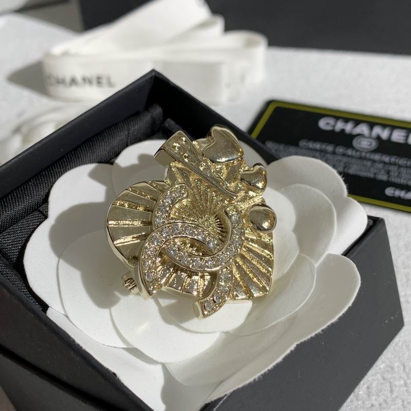 Chanel Brooch 11yxx119