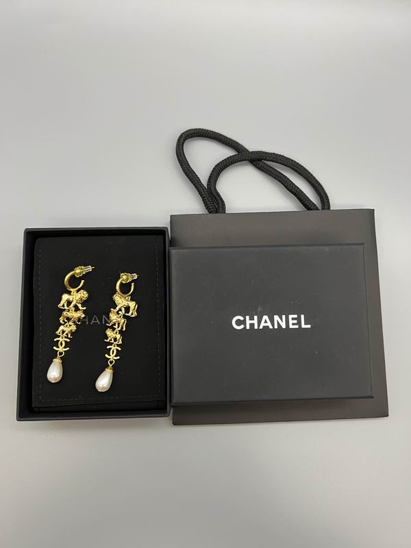 Chanel Brooch 12yxx314