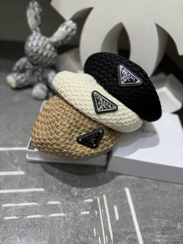 26 Prada beret 0413