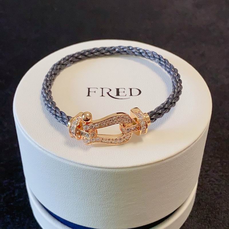 Fred Bracelet lyr01