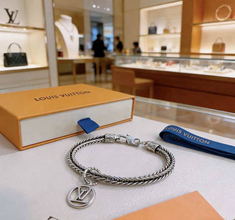 LV Bracelet 03yxs213