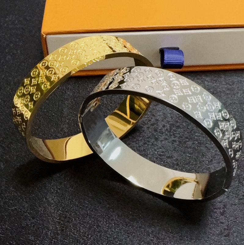 LV Bracelet 03yxs220