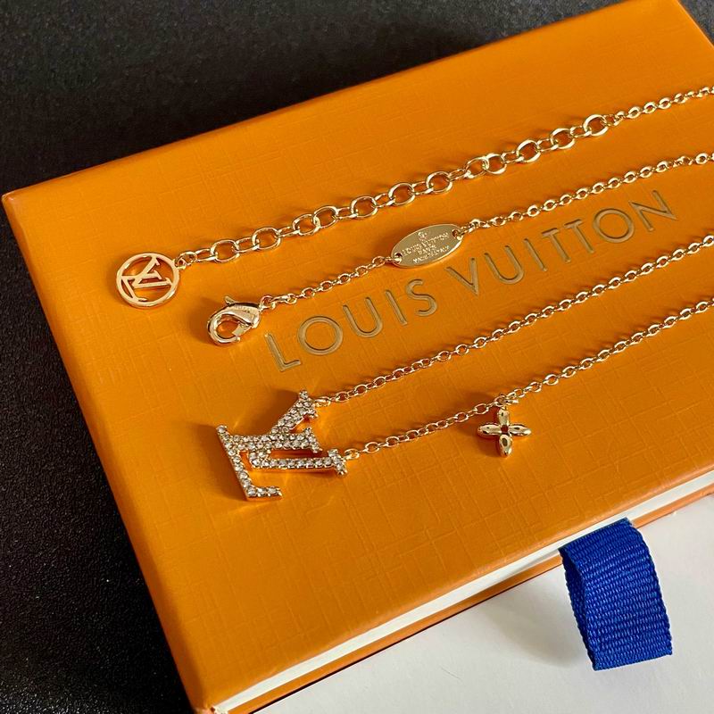 LV Necklace 03yxs250