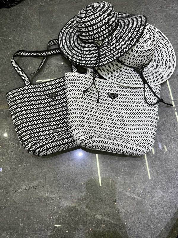 Prada beach bag hat 0414