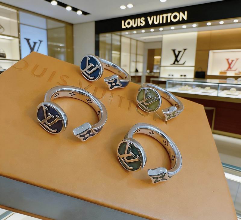 LV Ring 04yxs71
