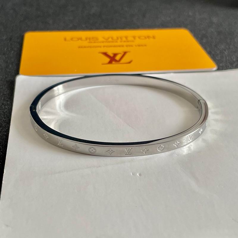 LV Bracelet 04yxs320
