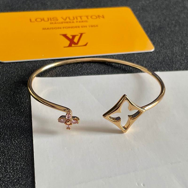 LV Bracelet 04yxs321