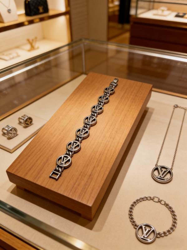 LV Bracelet 04yxs403