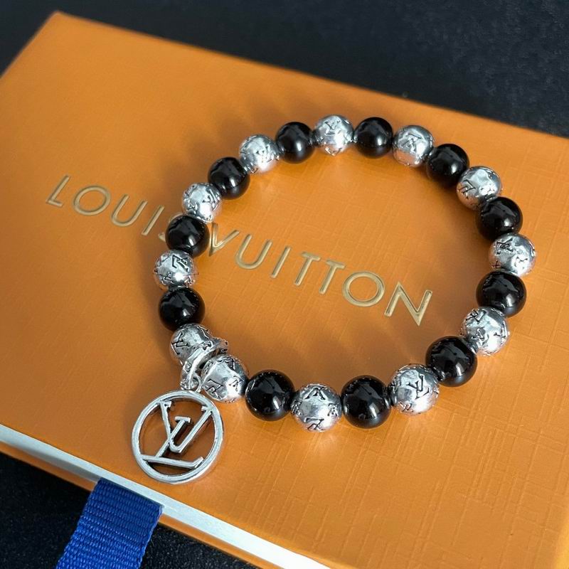 LV Bracelet 04yxs69