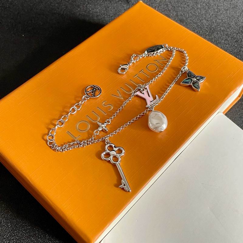 LV Bracelet 04yxs413