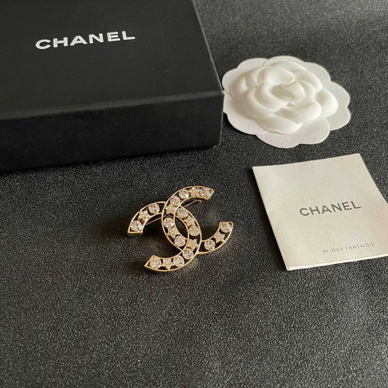Chanel Brooch 02yxs03