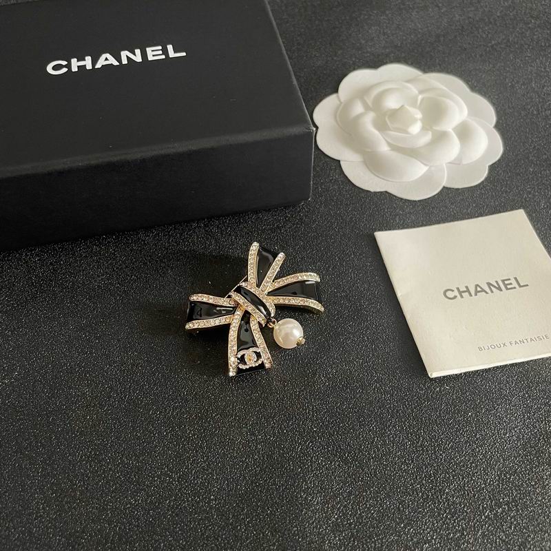 Chanel Brooch 02yxs09