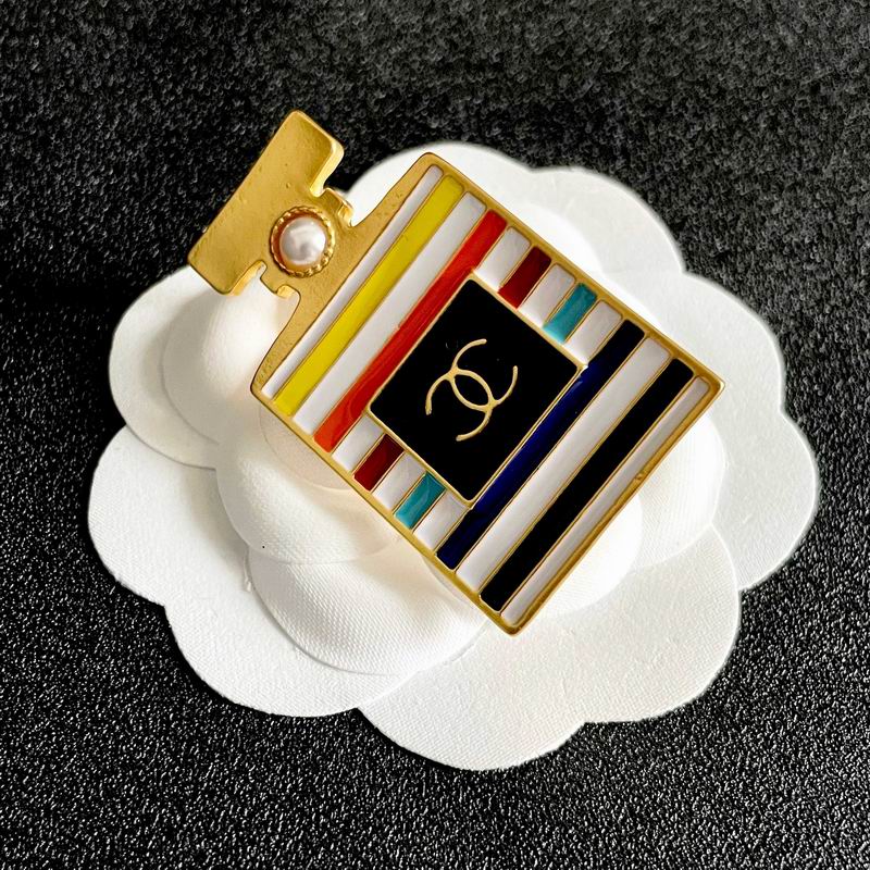 Chanel Brooch 02yxs22