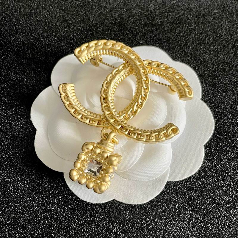 Chanel Brooch 02yxs23