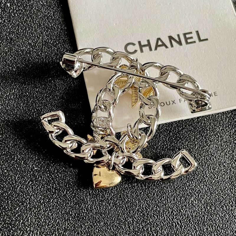 Chanel Brooch 02yxs32