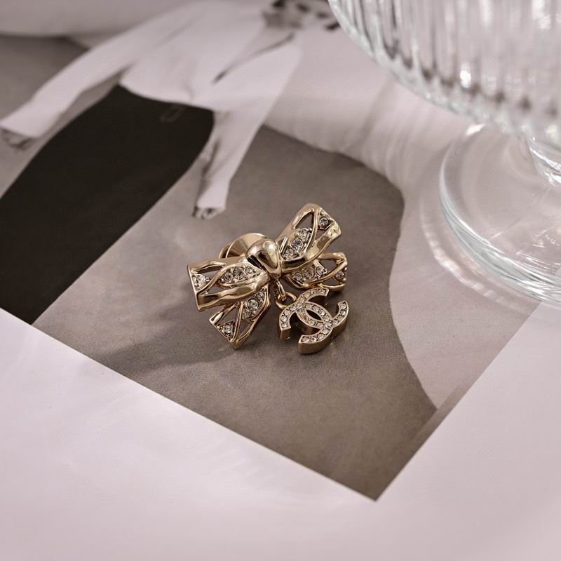 Chanel Brooch 02yxs38