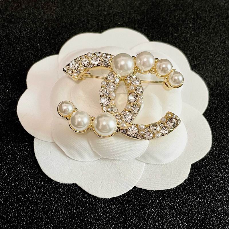 Chanel Brooch 02yxs43