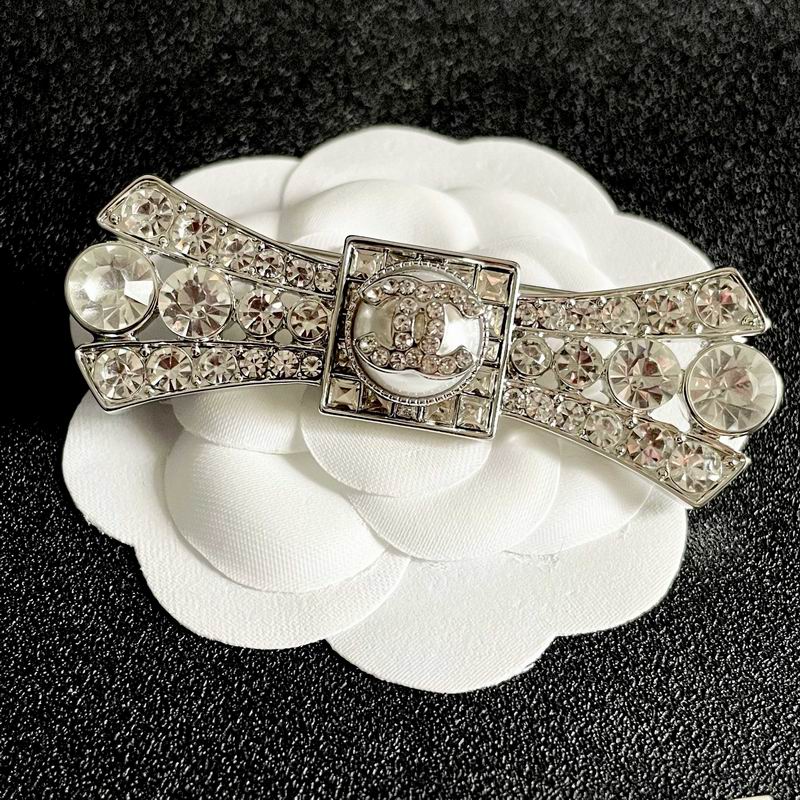 Chanel Brooch 02yxs72