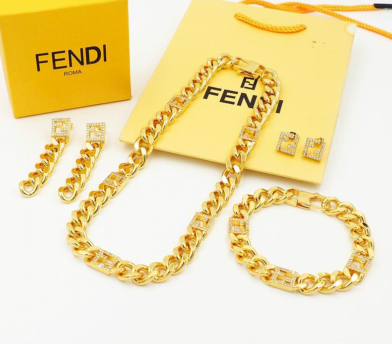 Fendi װ 1012