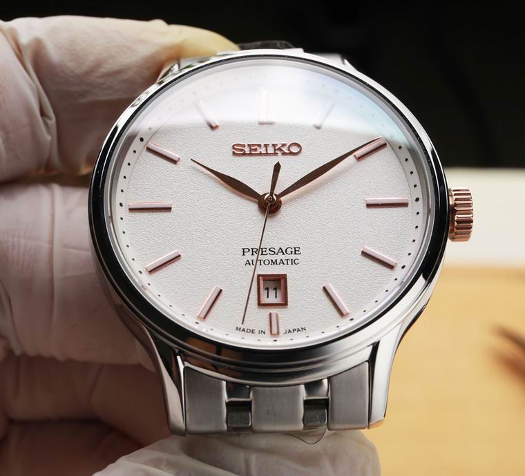 Seiko men 40.5mm M01